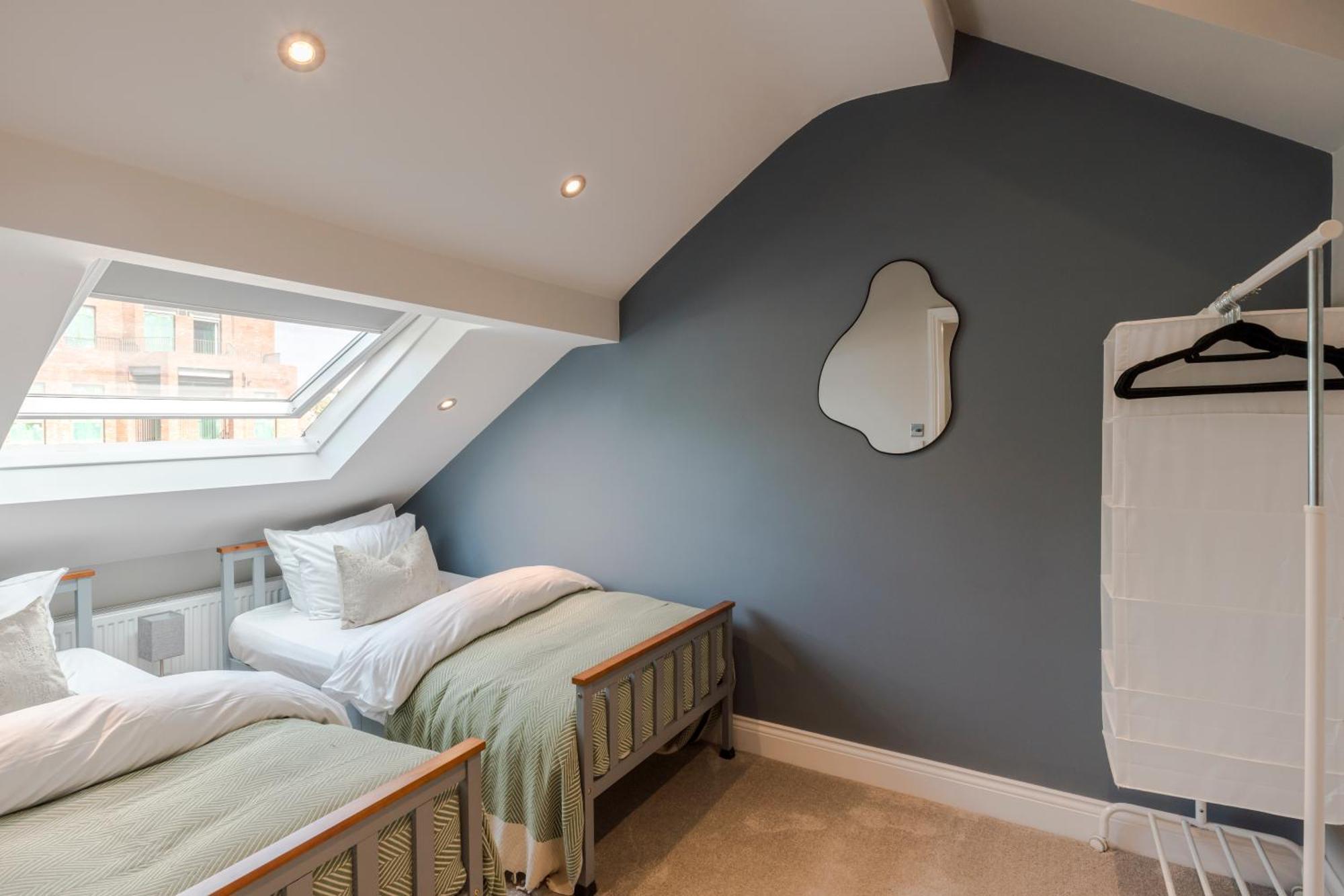 Stunning 3 Bed Duplex Apartment In The Heart Of West Hampstead 런던 외부 사진