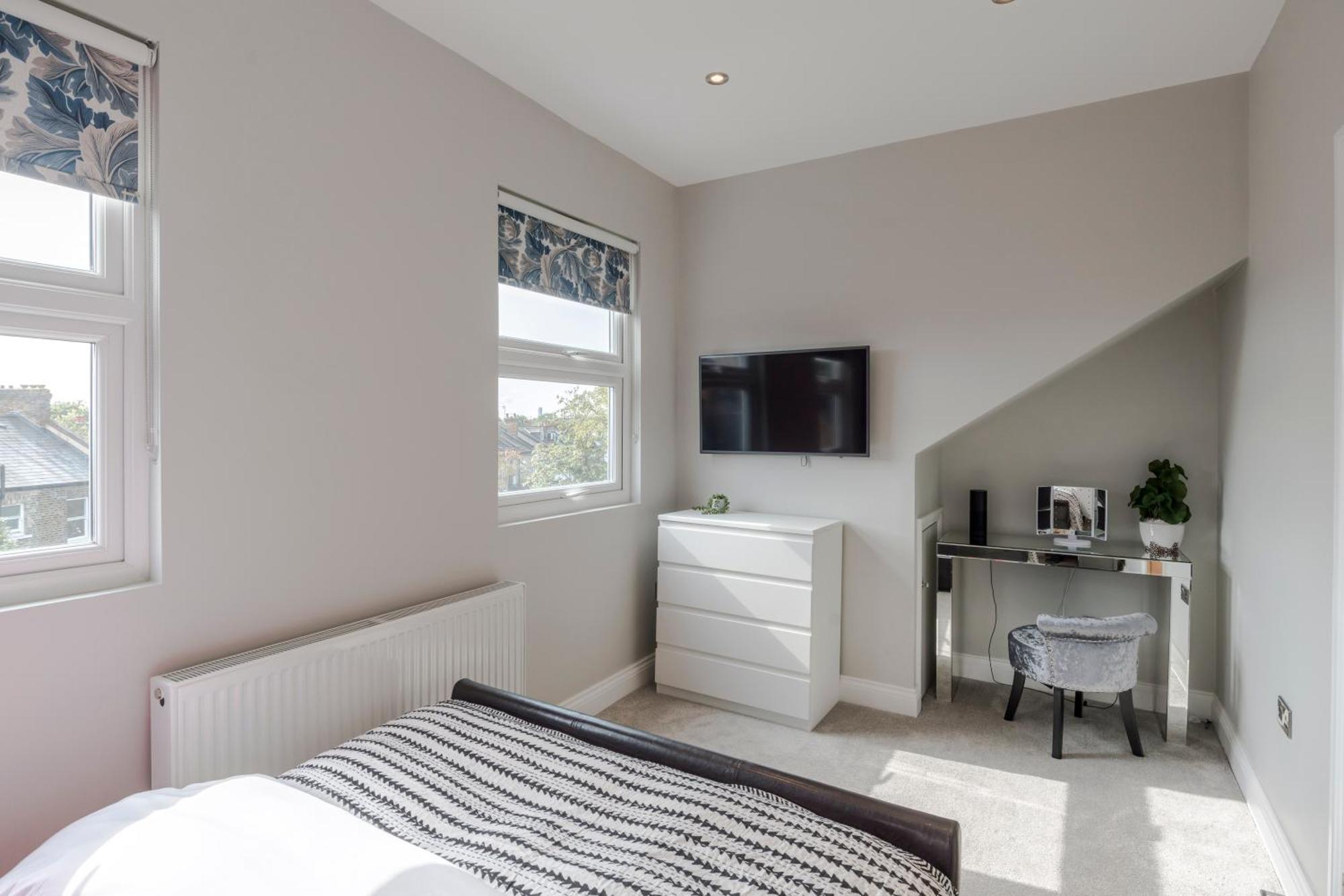 Stunning 3 Bed Duplex Apartment In The Heart Of West Hampstead 런던 외부 사진